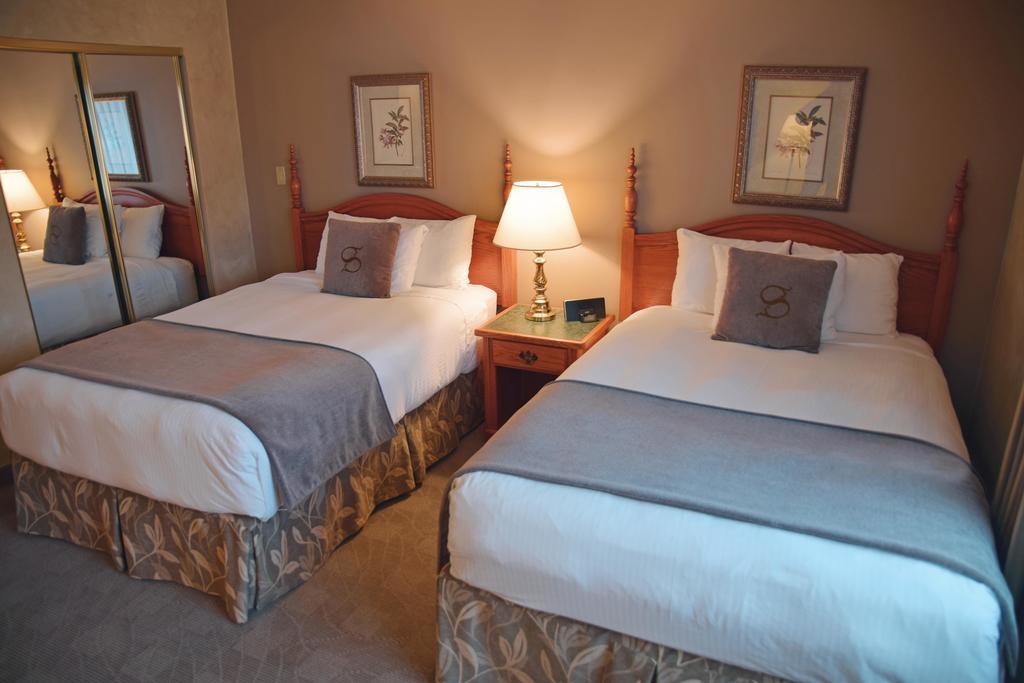 Stone Gate Inn Orillia Eksteriør billede